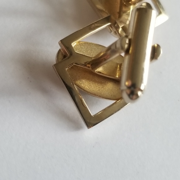 Vintage cufflinks by Dante pale gold tone metal green stone cabochons - Picture 14 of 14